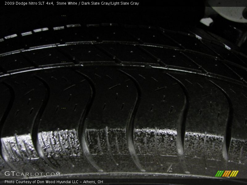 Stone White / Dark Slate Gray/Light Slate Gray 2009 Dodge Nitro SLT 4x4