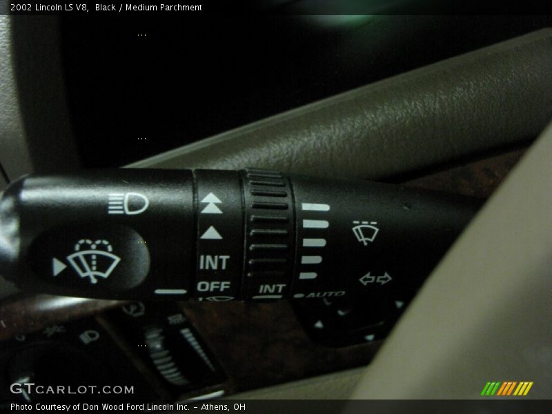 Black / Medium Parchment 2002 Lincoln LS V8