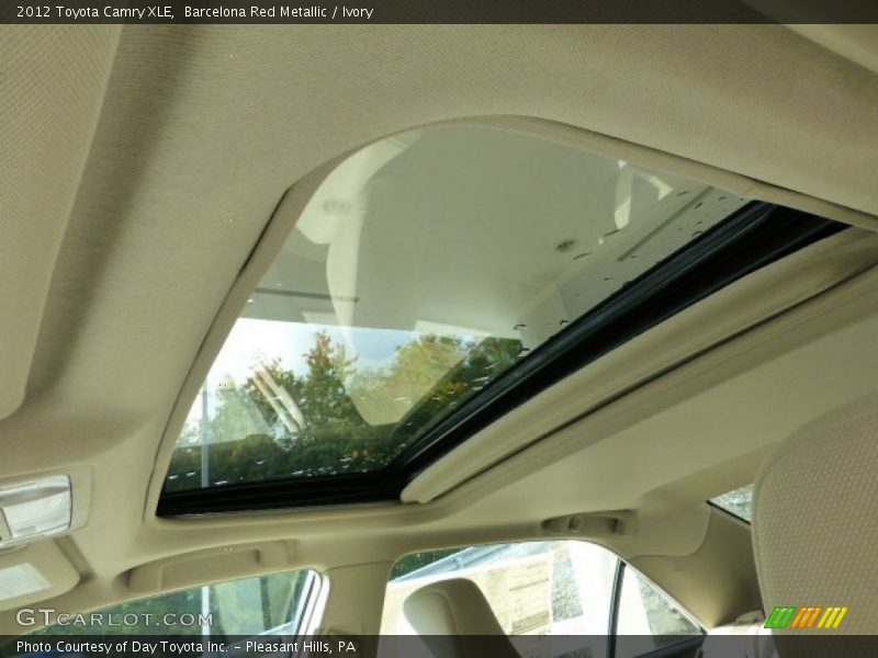 Barcelona Red Metallic / Ivory 2012 Toyota Camry XLE