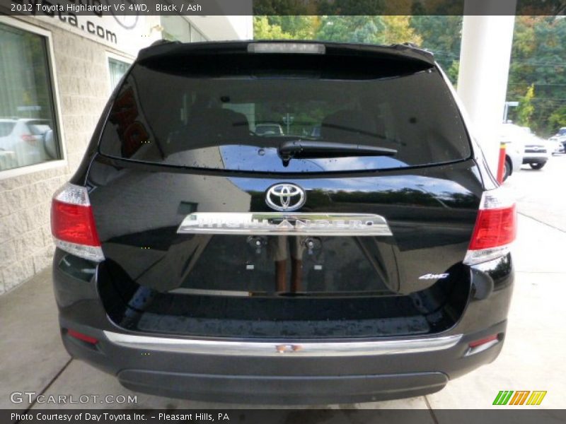 Black / Ash 2012 Toyota Highlander V6 4WD