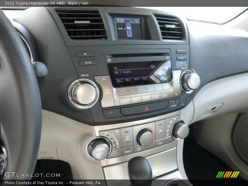 Black / Ash 2012 Toyota Highlander V6 4WD
