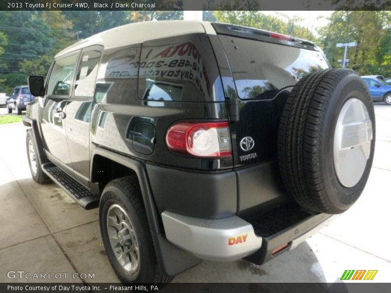 Black / Dark Charcoal 2013 Toyota FJ Cruiser 4WD