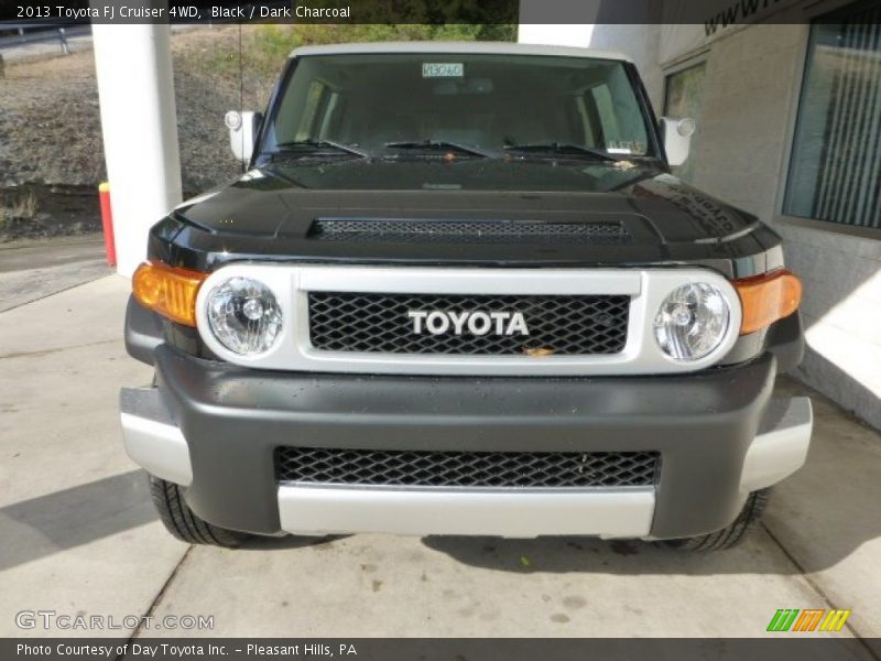 Black / Dark Charcoal 2013 Toyota FJ Cruiser 4WD