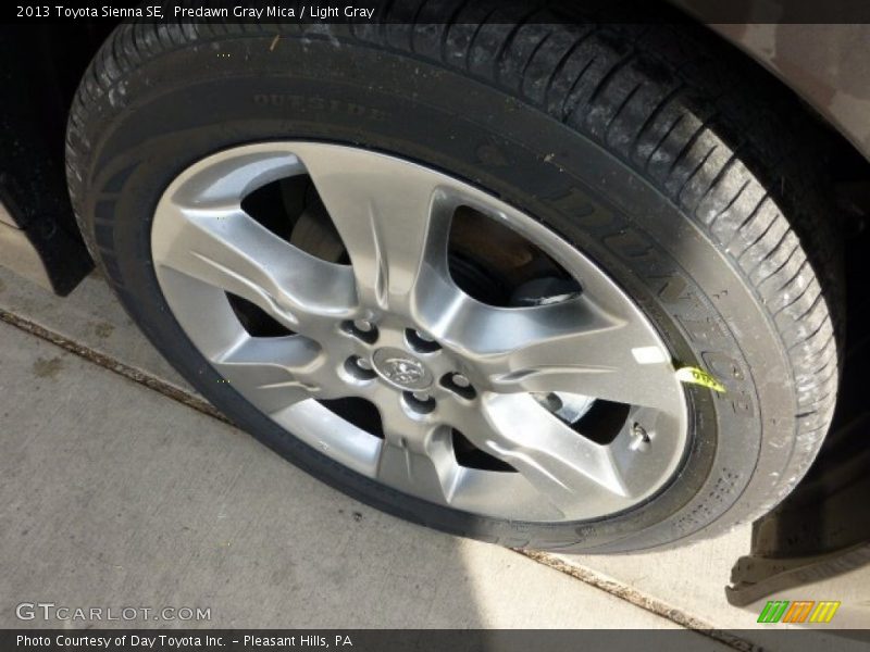 Predawn Gray Mica / Light Gray 2013 Toyota Sienna SE