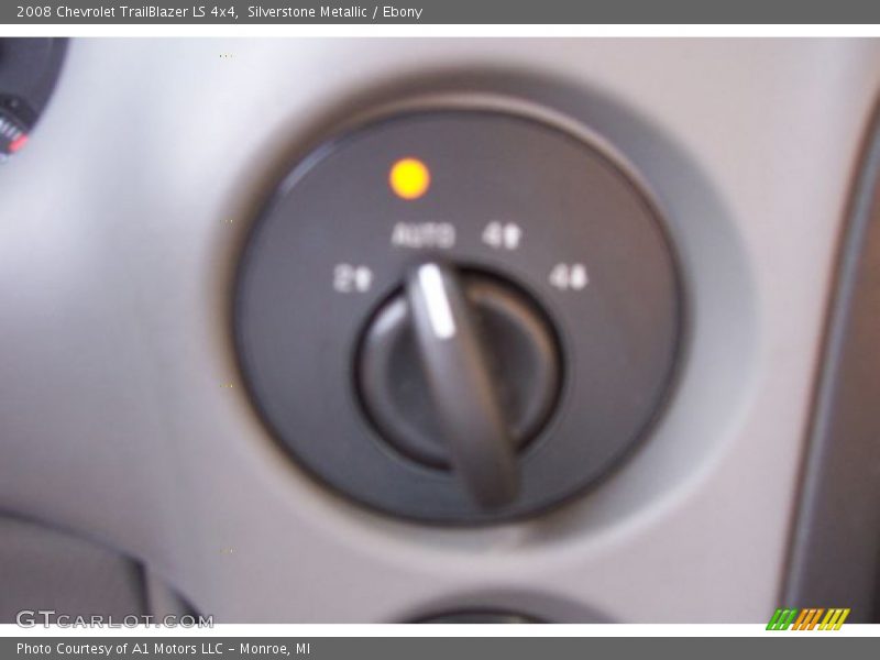 Silverstone Metallic / Ebony 2008 Chevrolet TrailBlazer LS 4x4