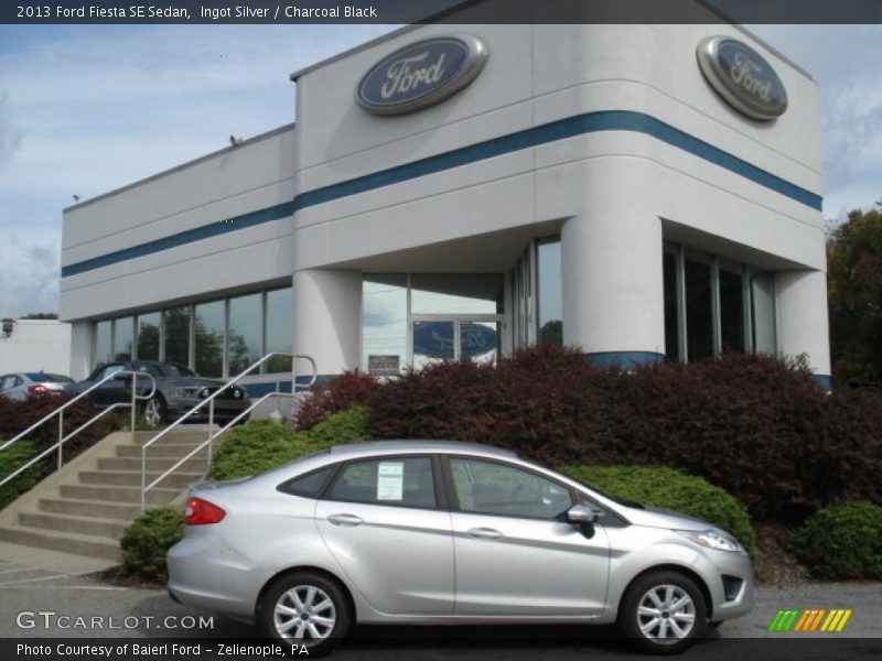 Ingot Silver / Charcoal Black 2013 Ford Fiesta SE Sedan