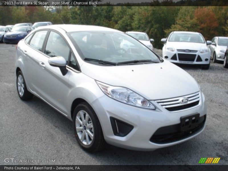 Ingot Silver / Charcoal Black 2013 Ford Fiesta SE Sedan