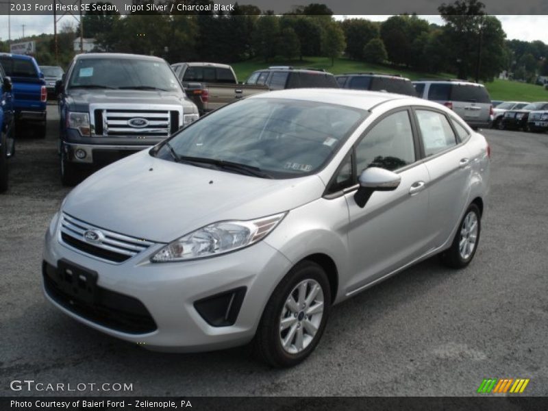 Ingot Silver / Charcoal Black 2013 Ford Fiesta SE Sedan
