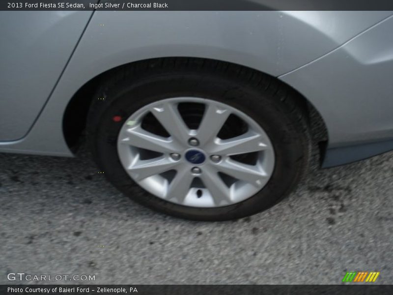 Ingot Silver / Charcoal Black 2013 Ford Fiesta SE Sedan