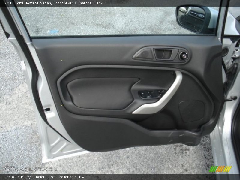 Ingot Silver / Charcoal Black 2013 Ford Fiesta SE Sedan