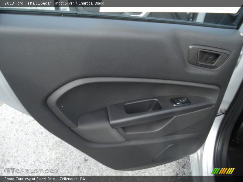 Ingot Silver / Charcoal Black 2013 Ford Fiesta SE Sedan