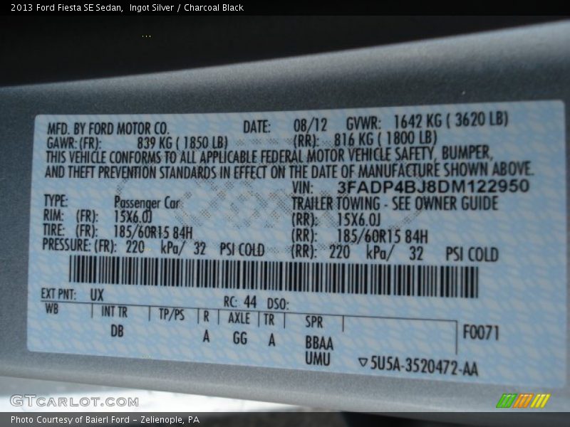 Ingot Silver / Charcoal Black 2013 Ford Fiesta SE Sedan