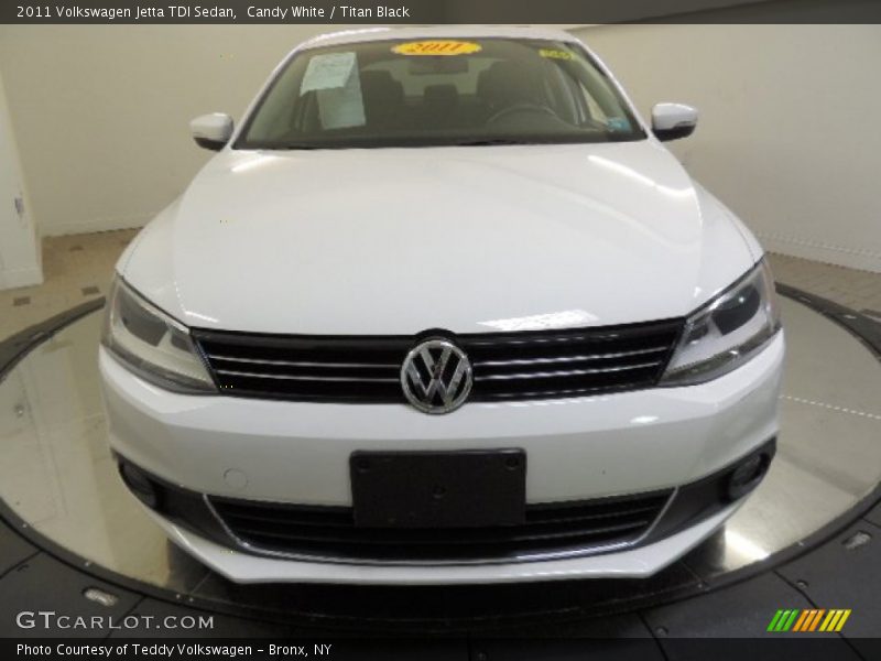 Candy White / Titan Black 2011 Volkswagen Jetta TDI Sedan