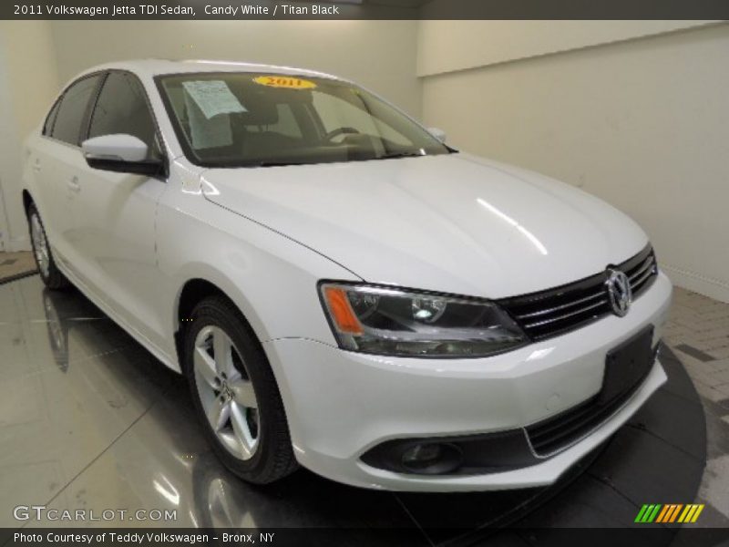 Candy White / Titan Black 2011 Volkswagen Jetta TDI Sedan