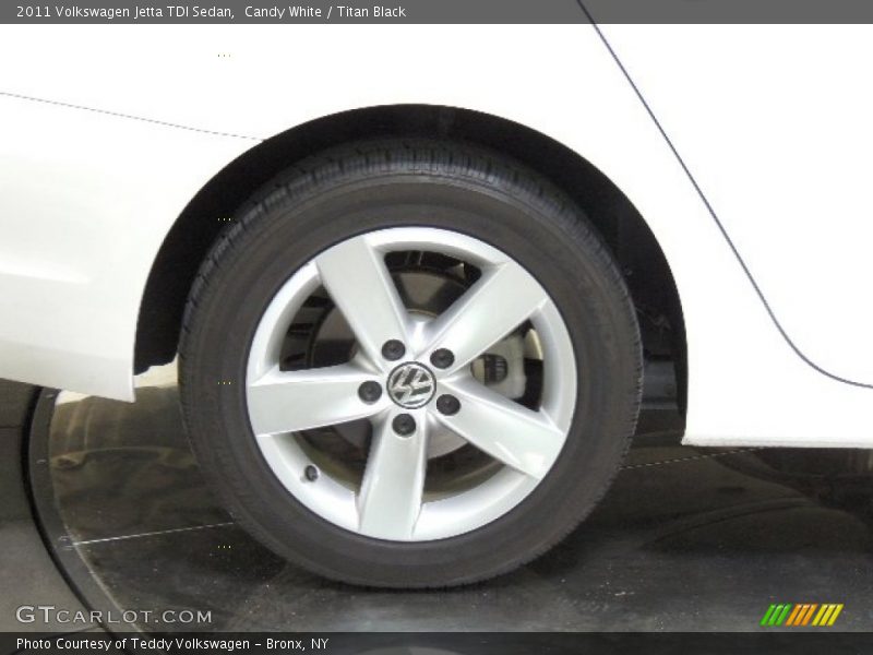 Candy White / Titan Black 2011 Volkswagen Jetta TDI Sedan