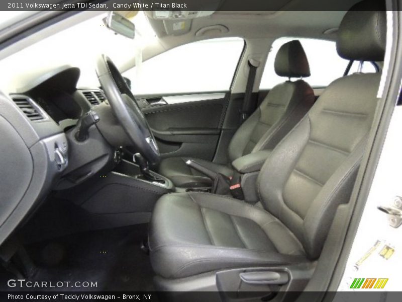Candy White / Titan Black 2011 Volkswagen Jetta TDI Sedan