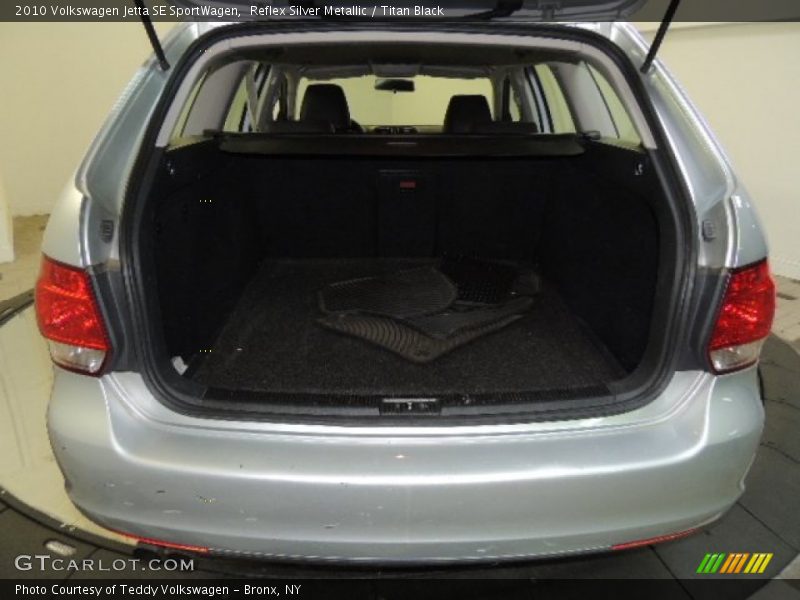 Reflex Silver Metallic / Titan Black 2010 Volkswagen Jetta SE SportWagen