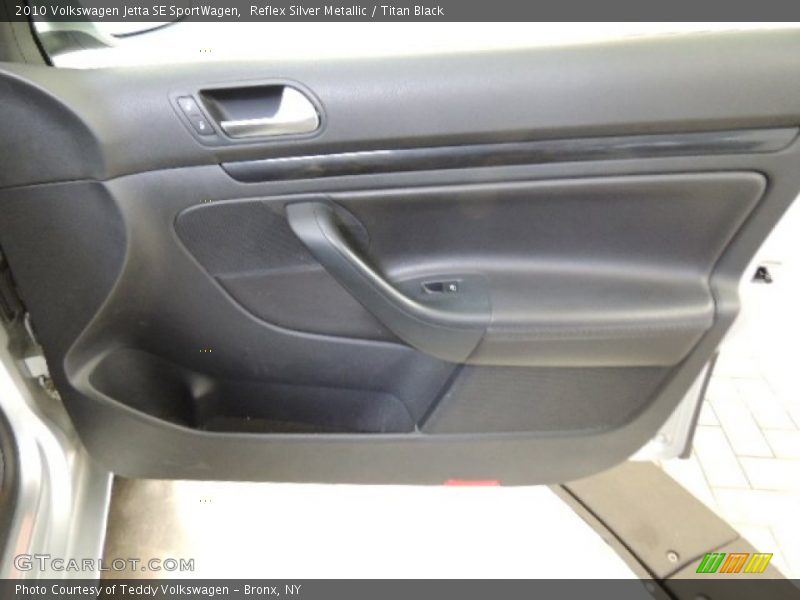 Reflex Silver Metallic / Titan Black 2010 Volkswagen Jetta SE SportWagen