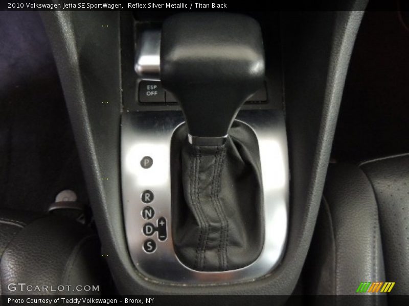 Reflex Silver Metallic / Titan Black 2010 Volkswagen Jetta SE SportWagen