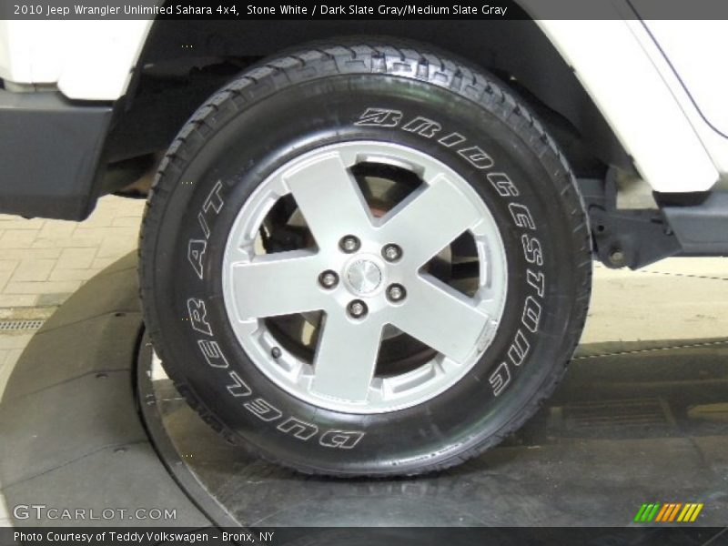 Stone White / Dark Slate Gray/Medium Slate Gray 2010 Jeep Wrangler Unlimited Sahara 4x4
