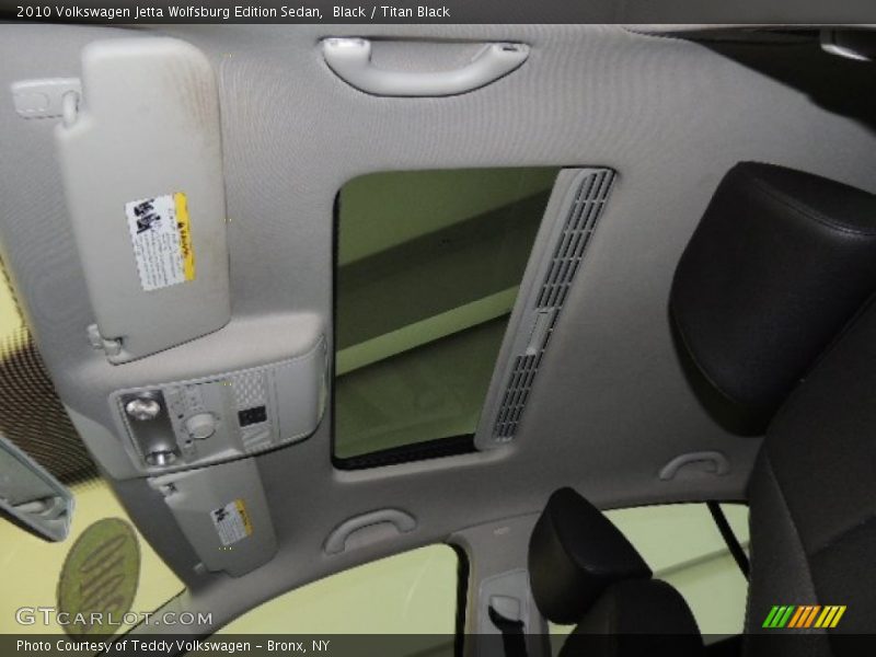 Black / Titan Black 2010 Volkswagen Jetta Wolfsburg Edition Sedan