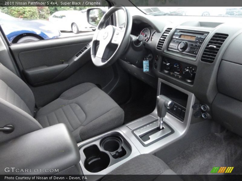  2010 Pathfinder S 4x4 Graphite Interior