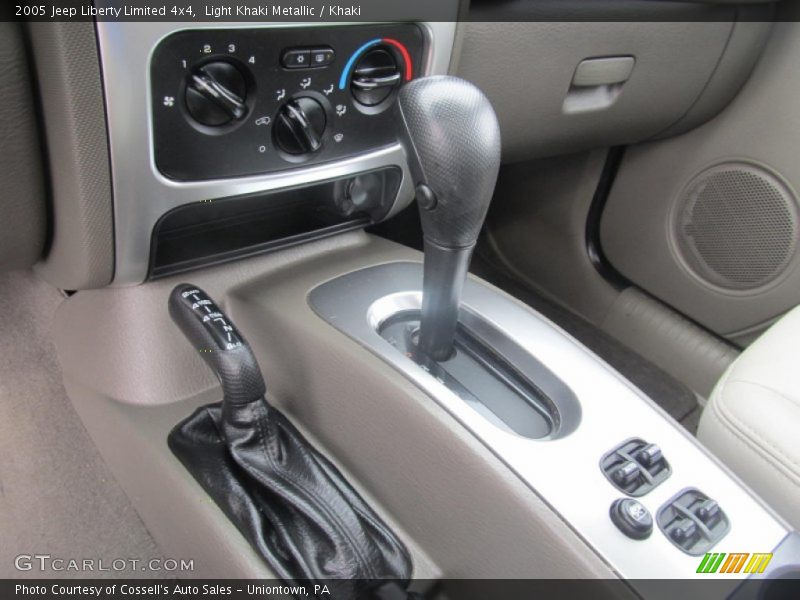 Light Khaki Metallic / Khaki 2005 Jeep Liberty Limited 4x4