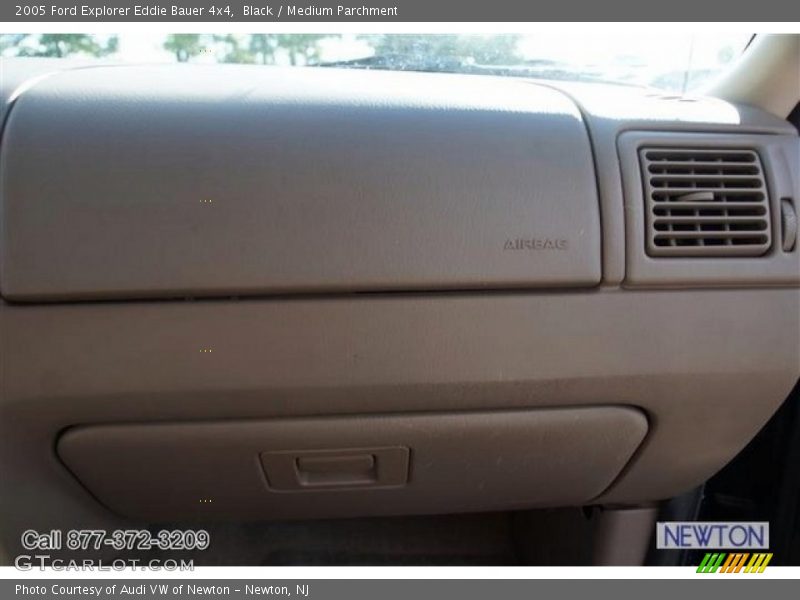 Black / Medium Parchment 2005 Ford Explorer Eddie Bauer 4x4