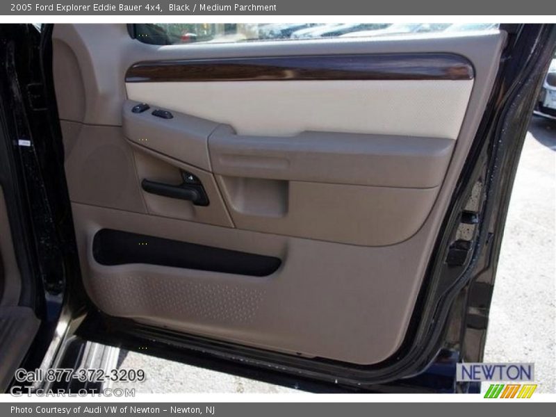 Black / Medium Parchment 2005 Ford Explorer Eddie Bauer 4x4
