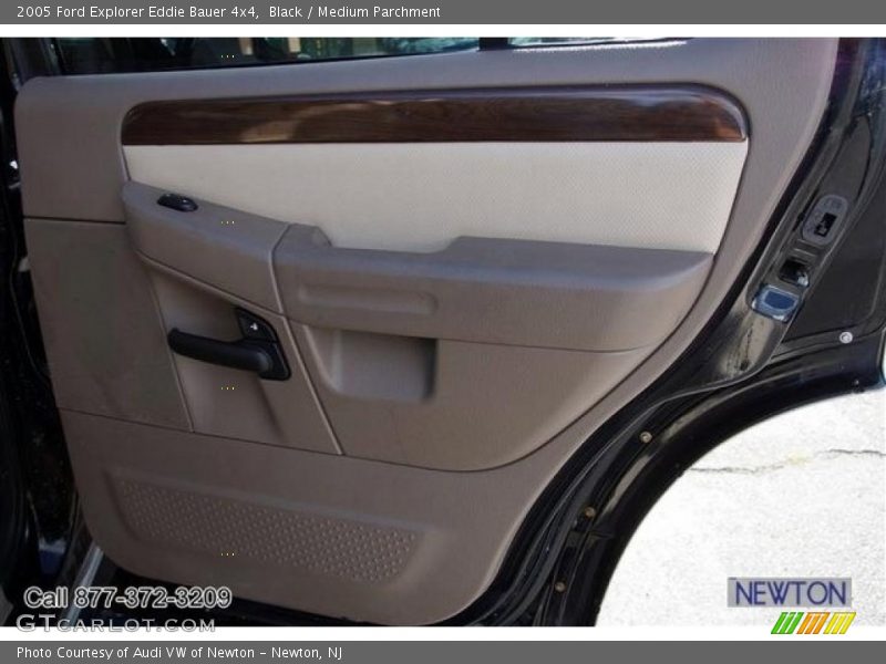 Black / Medium Parchment 2005 Ford Explorer Eddie Bauer 4x4