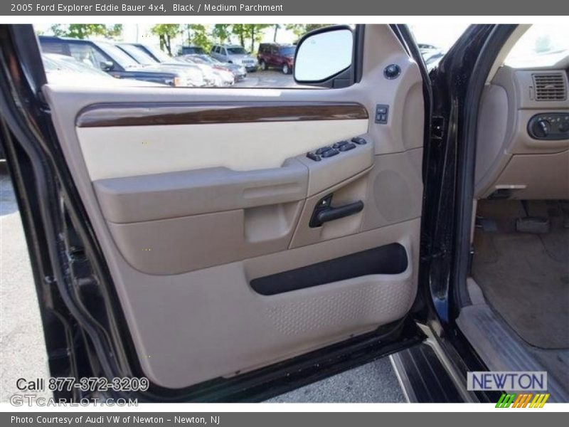 Black / Medium Parchment 2005 Ford Explorer Eddie Bauer 4x4
