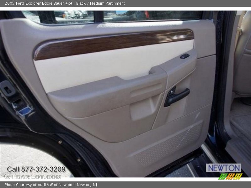 Black / Medium Parchment 2005 Ford Explorer Eddie Bauer 4x4