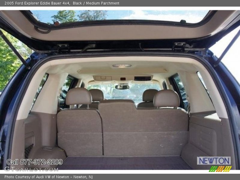 Black / Medium Parchment 2005 Ford Explorer Eddie Bauer 4x4