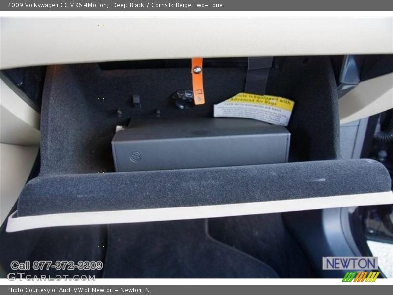 Deep Black / Cornsilk Beige Two-Tone 2009 Volkswagen CC VR6 4Motion