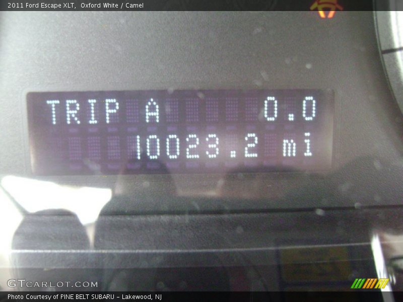 Oxford White / Camel 2011 Ford Escape XLT