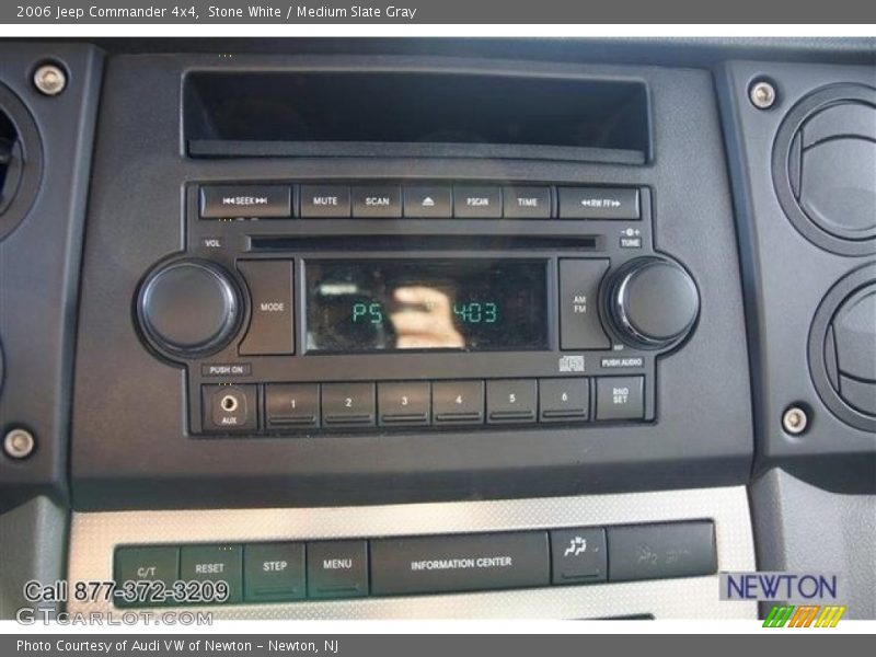 Stone White / Medium Slate Gray 2006 Jeep Commander 4x4