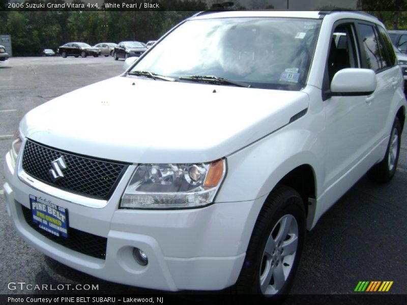 White Pearl / Black 2006 Suzuki Grand Vitara 4x4