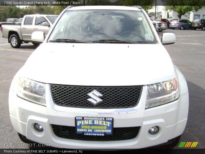 White Pearl / Black 2006 Suzuki Grand Vitara 4x4