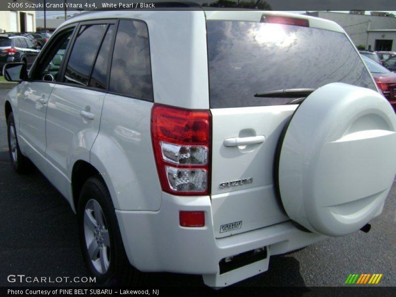 White Pearl / Black 2006 Suzuki Grand Vitara 4x4