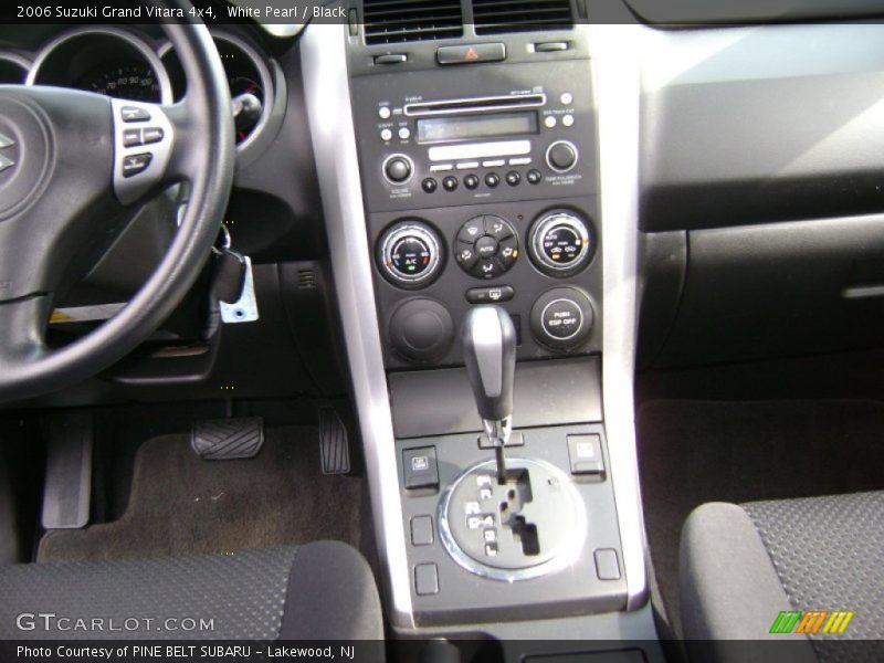 White Pearl / Black 2006 Suzuki Grand Vitara 4x4