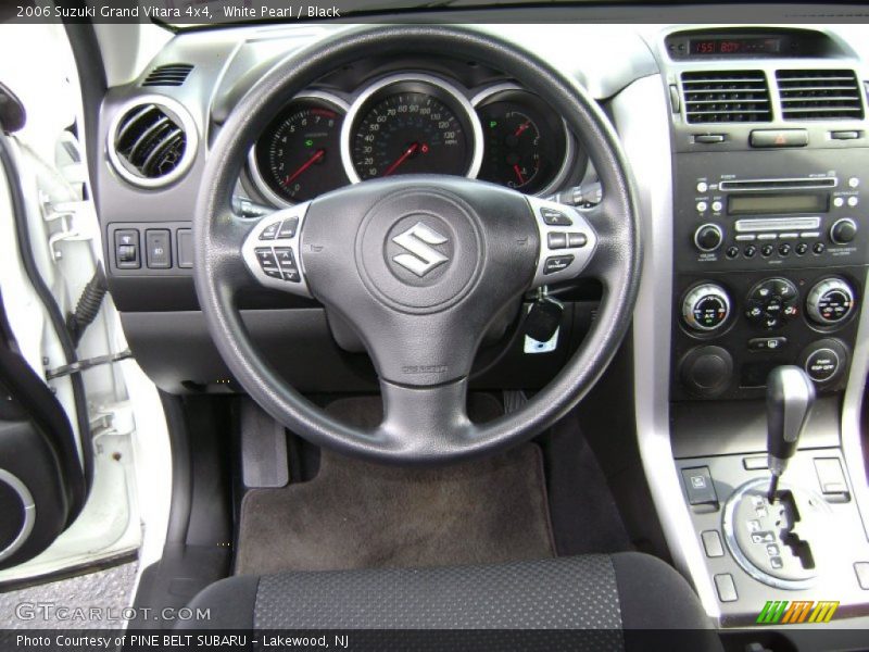 White Pearl / Black 2006 Suzuki Grand Vitara 4x4