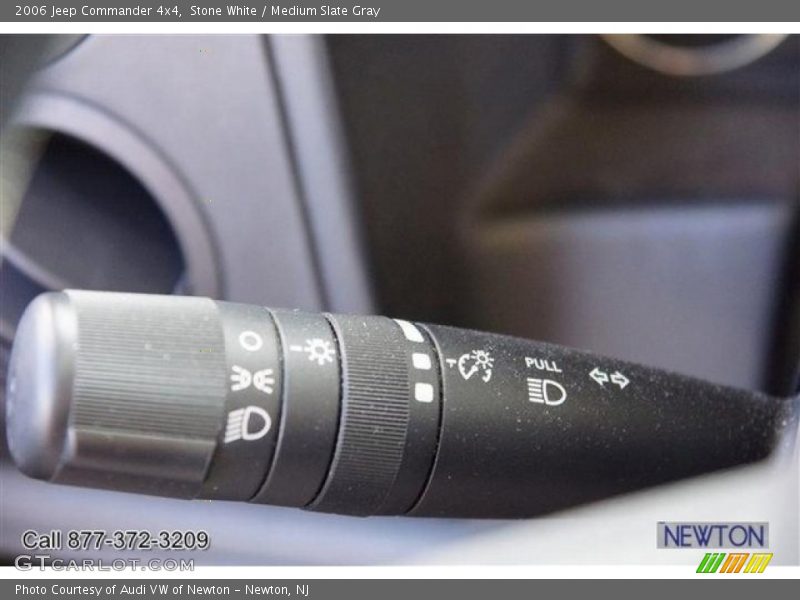 Stone White / Medium Slate Gray 2006 Jeep Commander 4x4