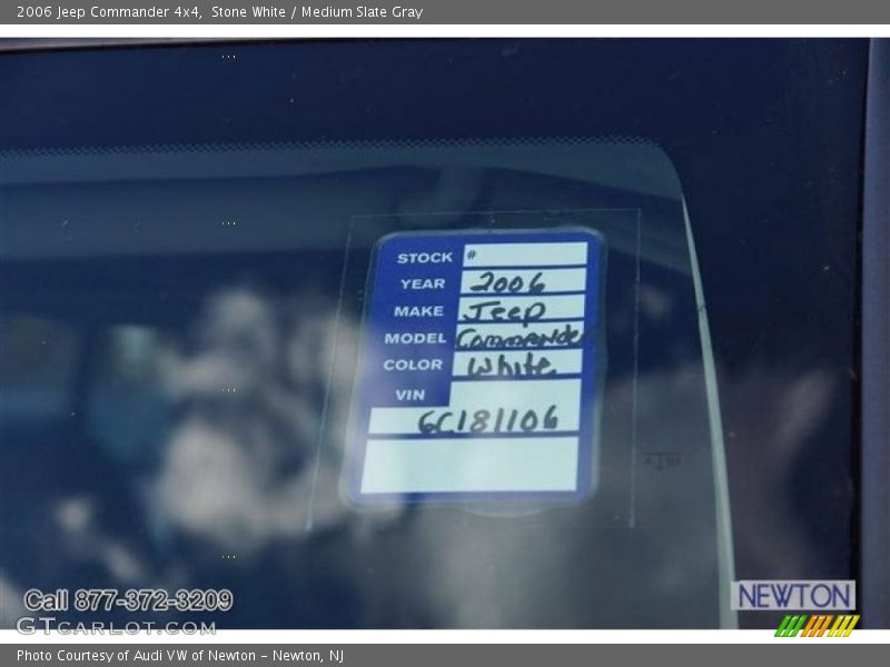 Stone White / Medium Slate Gray 2006 Jeep Commander 4x4