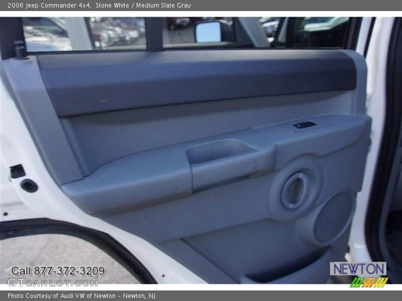 Stone White / Medium Slate Gray 2006 Jeep Commander 4x4