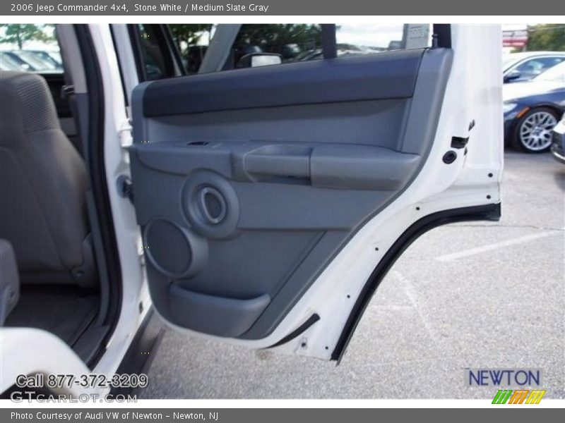 Stone White / Medium Slate Gray 2006 Jeep Commander 4x4