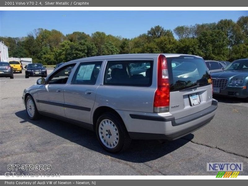 Silver Metallic / Graphite 2001 Volvo V70 2.4