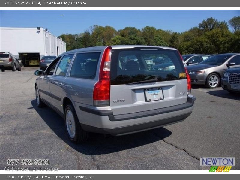 Silver Metallic / Graphite 2001 Volvo V70 2.4