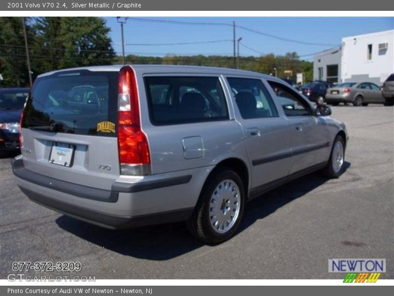 Silver Metallic / Graphite 2001 Volvo V70 2.4