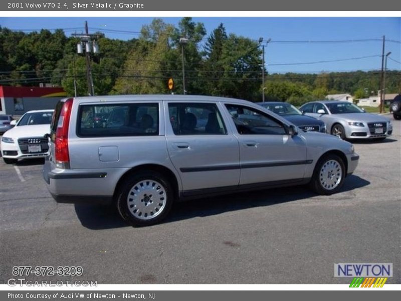 Silver Metallic / Graphite 2001 Volvo V70 2.4