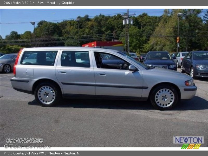 Silver Metallic / Graphite 2001 Volvo V70 2.4
